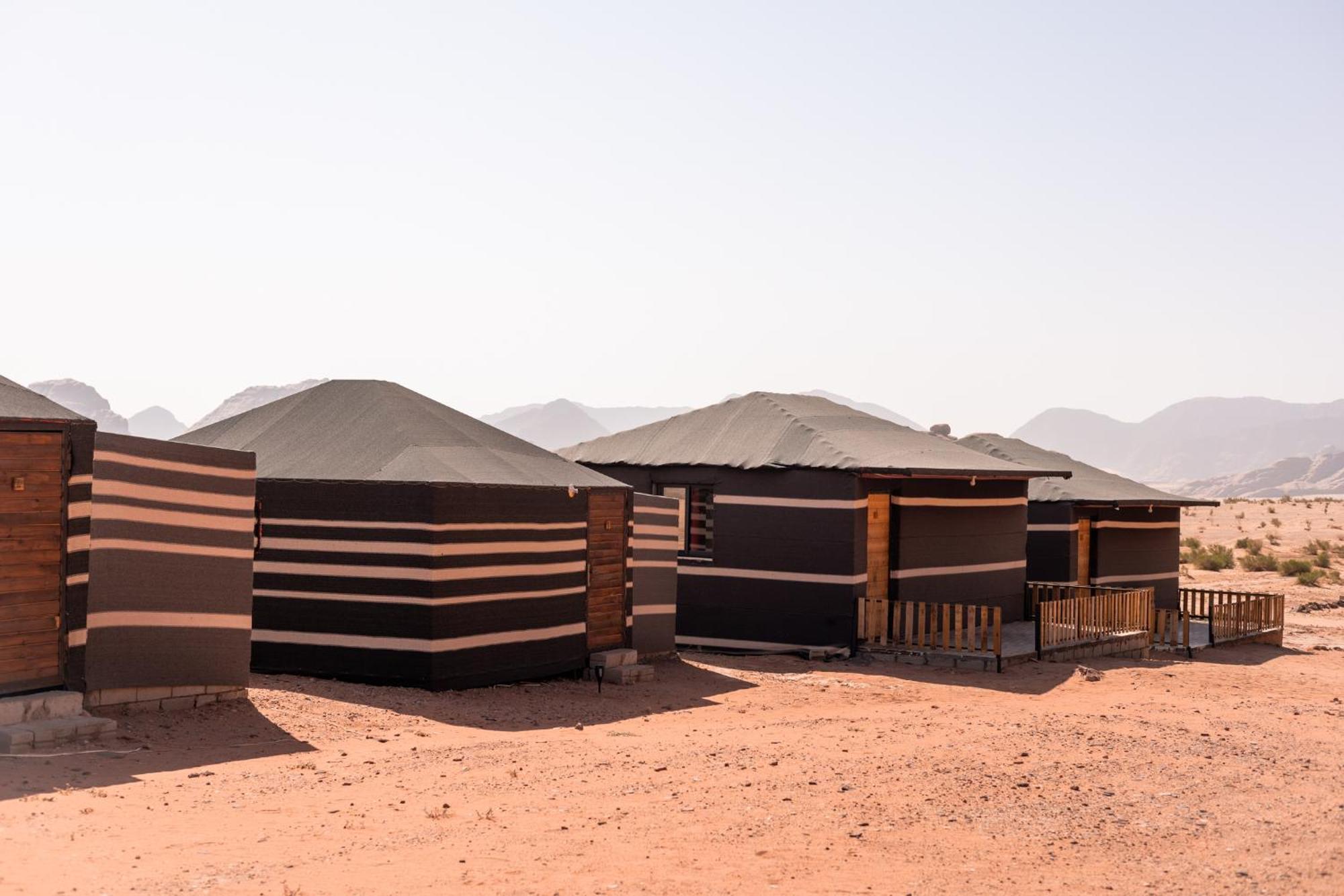 Bed and Breakfast Beduin Star Trail Camp Wadi Rum Exteriér fotografie