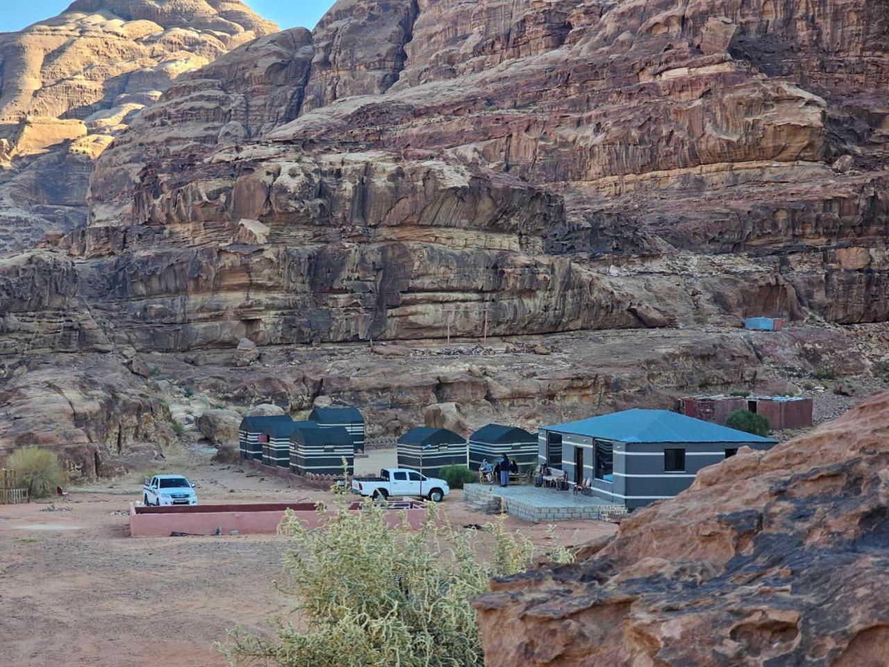 Bed and Breakfast Beduin Star Trail Camp Wadi Rum Exteriér fotografie