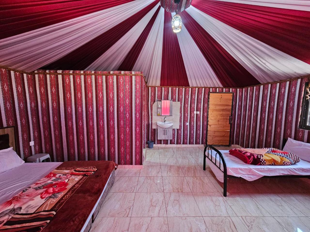Bed and Breakfast Beduin Star Trail Camp Wadi Rum Exteriér fotografie