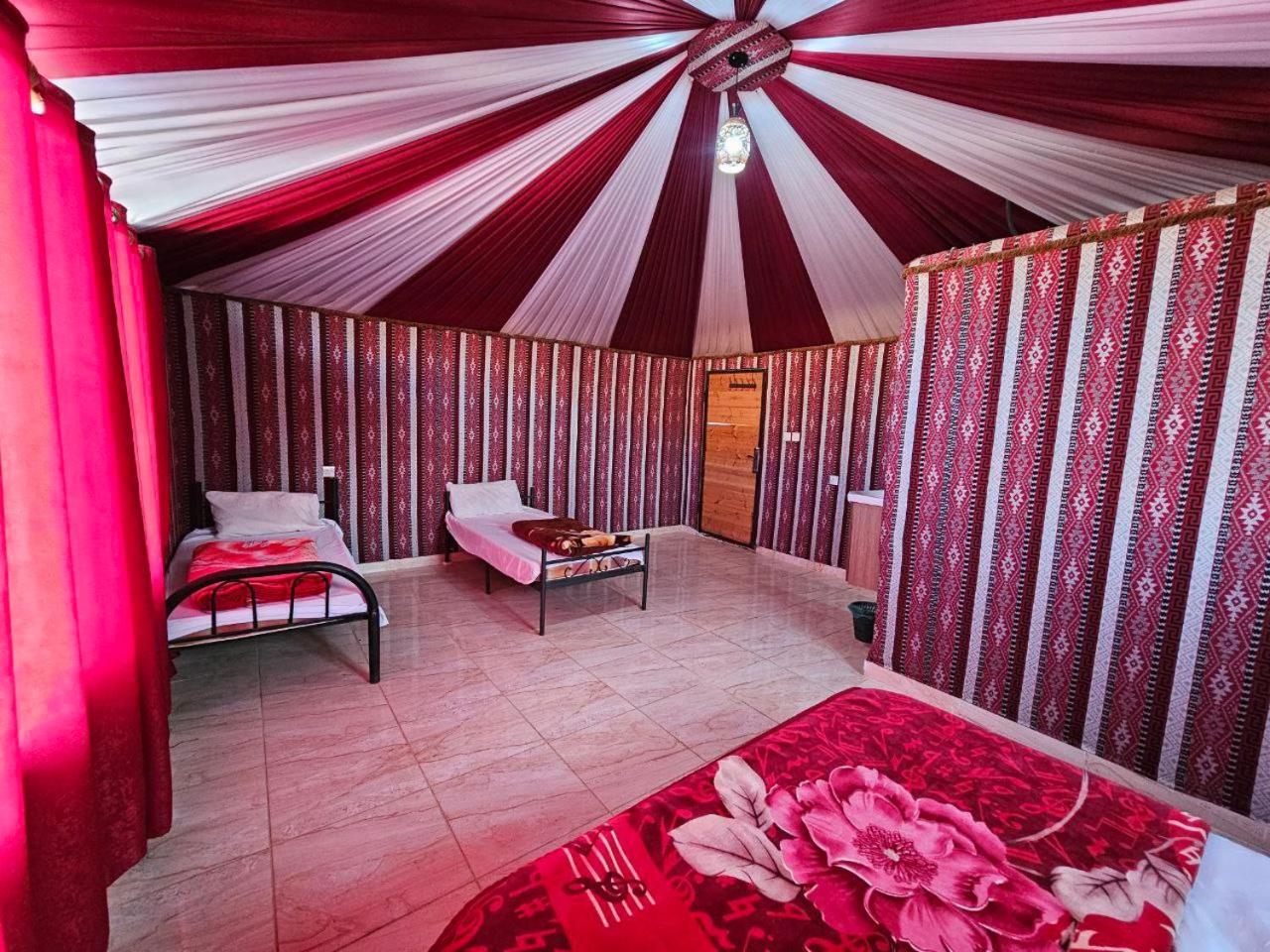 Bed and Breakfast Beduin Star Trail Camp Wadi Rum Exteriér fotografie
