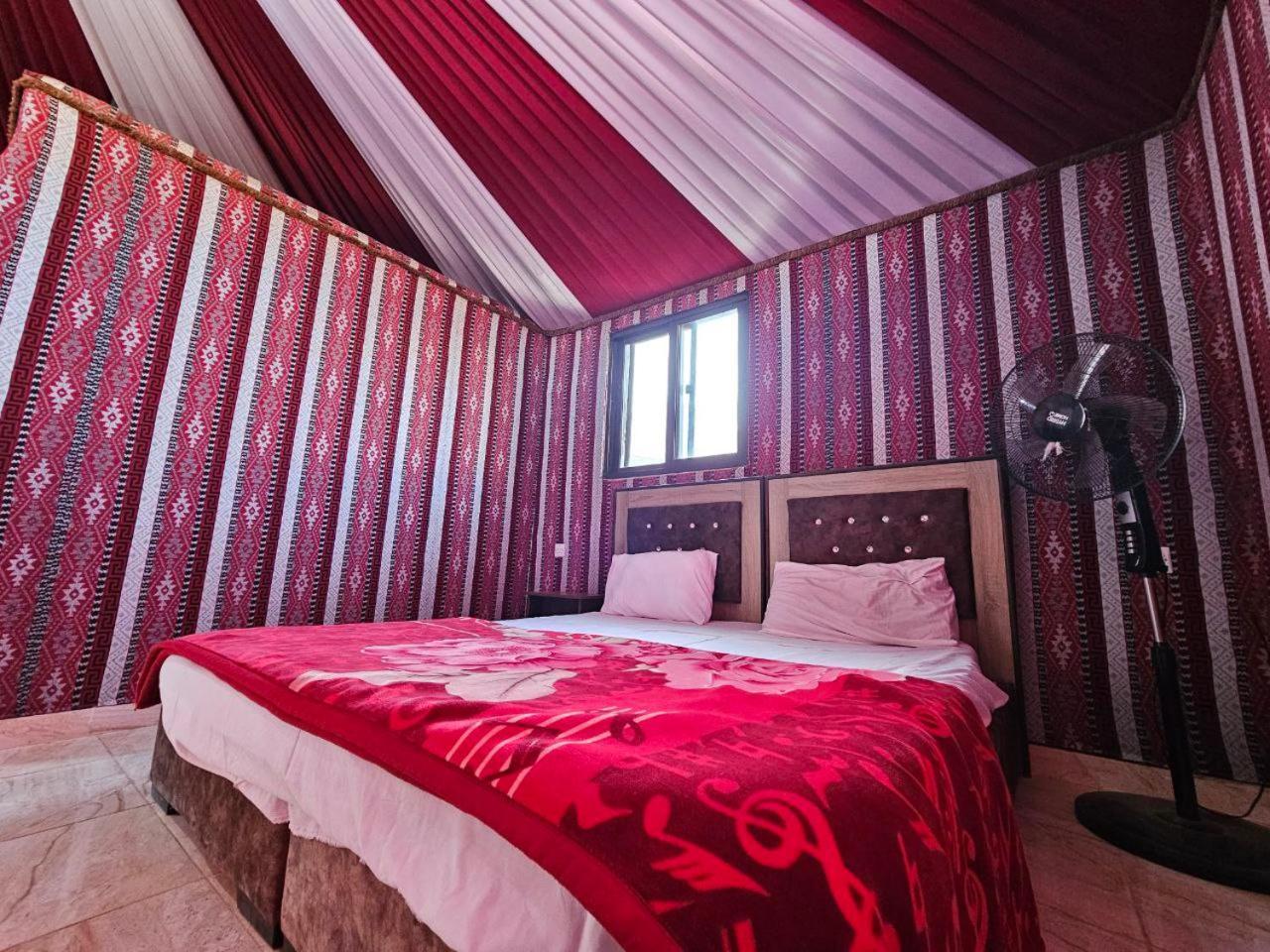 Bed and Breakfast Beduin Star Trail Camp Wadi Rum Exteriér fotografie