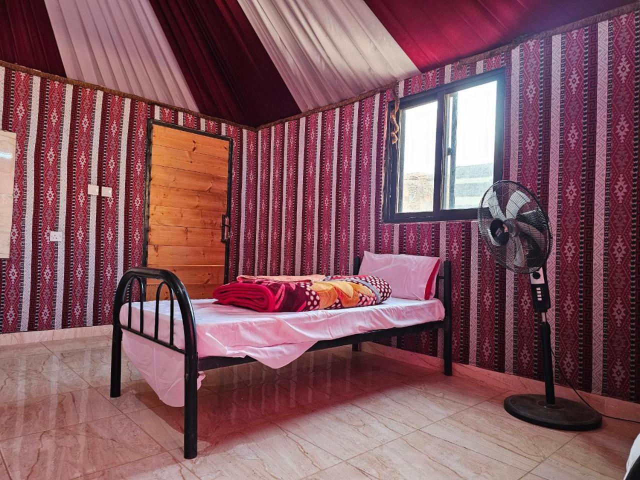 Bed and Breakfast Beduin Star Trail Camp Wadi Rum Exteriér fotografie
