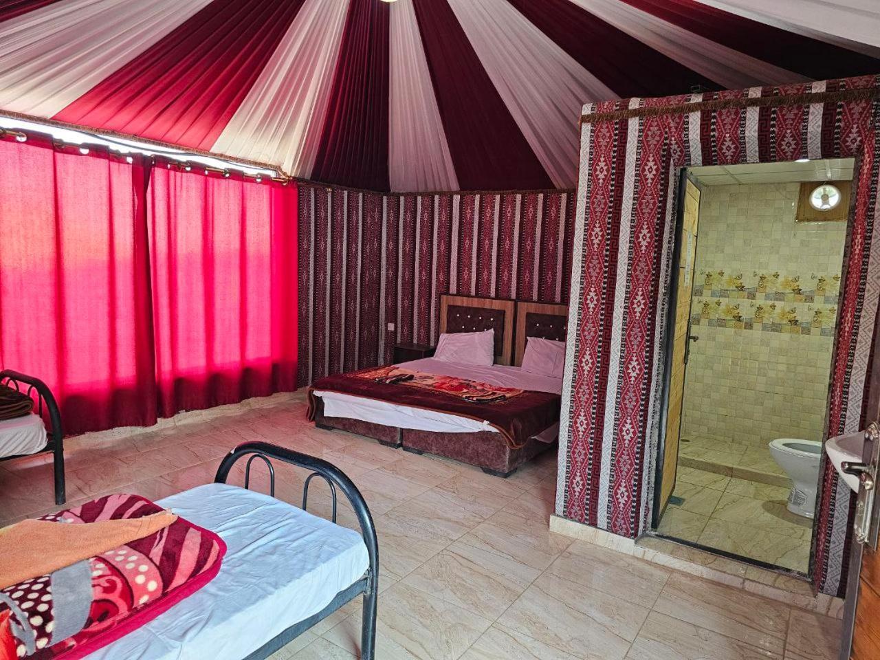 Bed and Breakfast Beduin Star Trail Camp Wadi Rum Exteriér fotografie