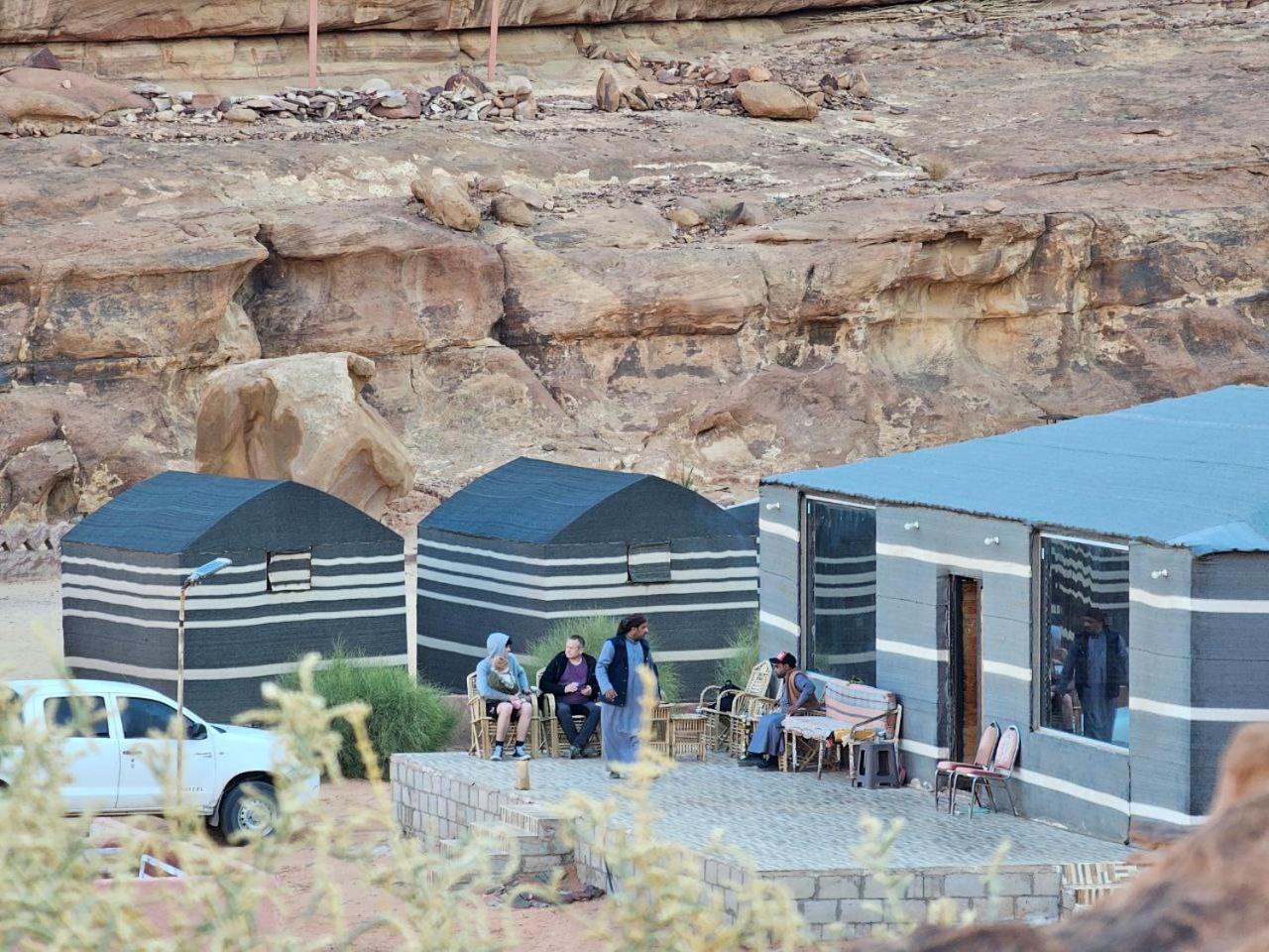 Bed and Breakfast Beduin Star Trail Camp Wadi Rum Exteriér fotografie