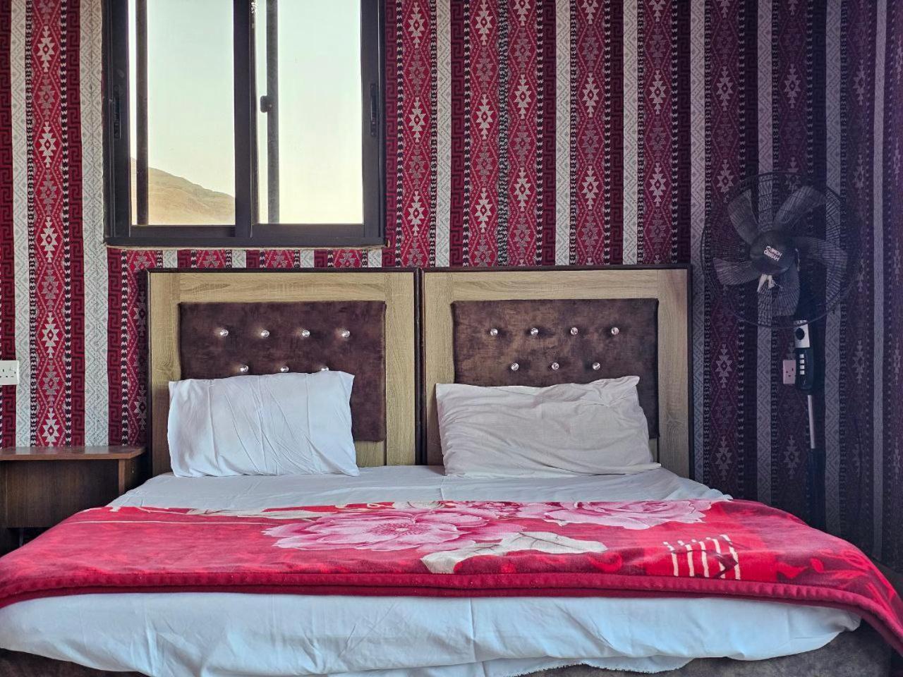 Bed and Breakfast Beduin Star Trail Camp Wadi Rum Exteriér fotografie