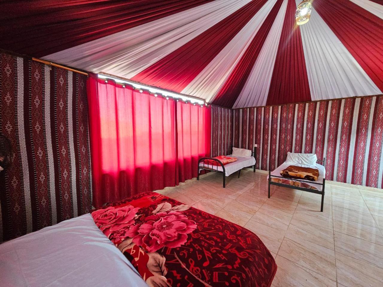 Bed and Breakfast Beduin Star Trail Camp Wadi Rum Exteriér fotografie