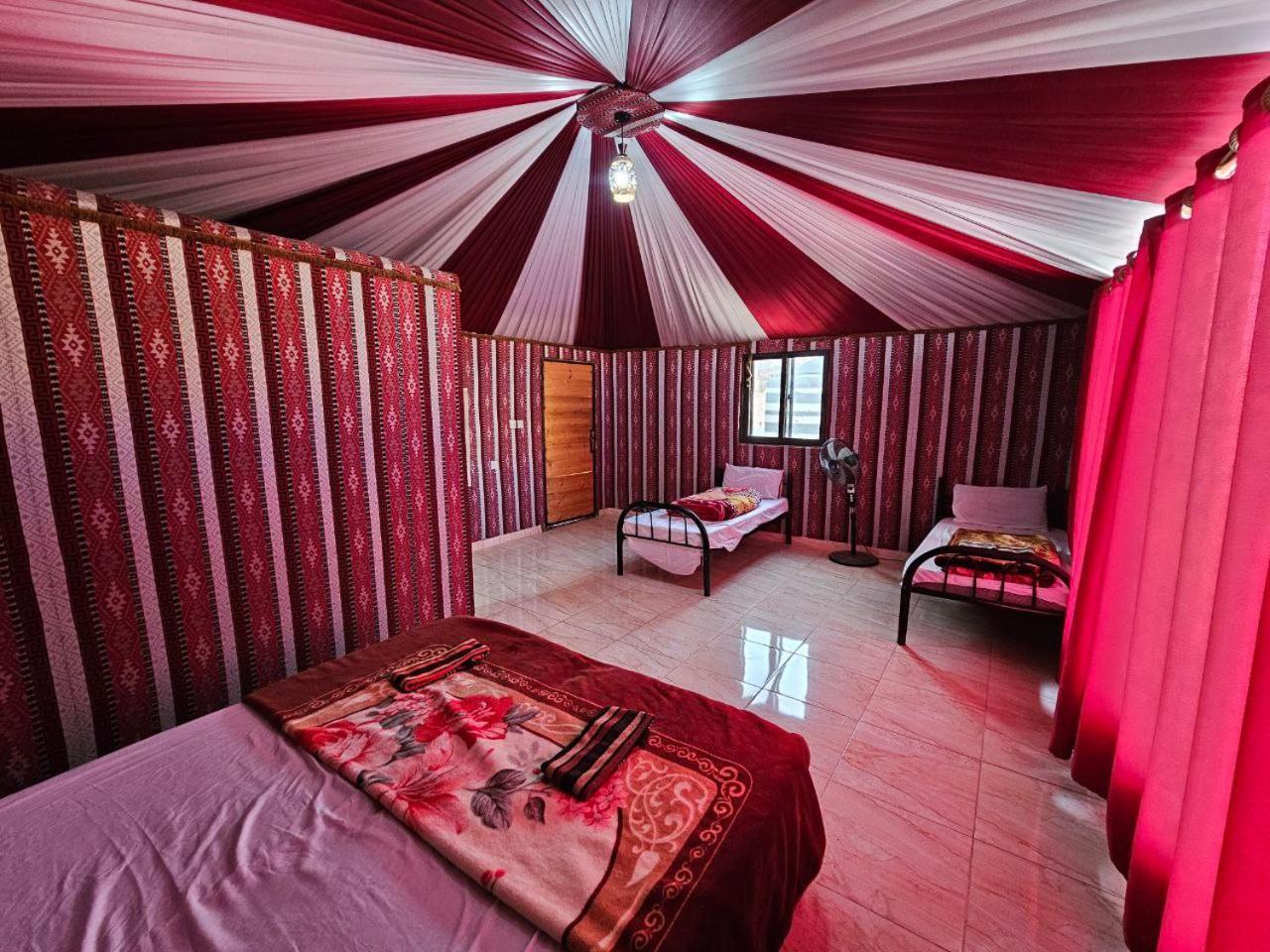 Bed and Breakfast Beduin Star Trail Camp Wadi Rum Exteriér fotografie