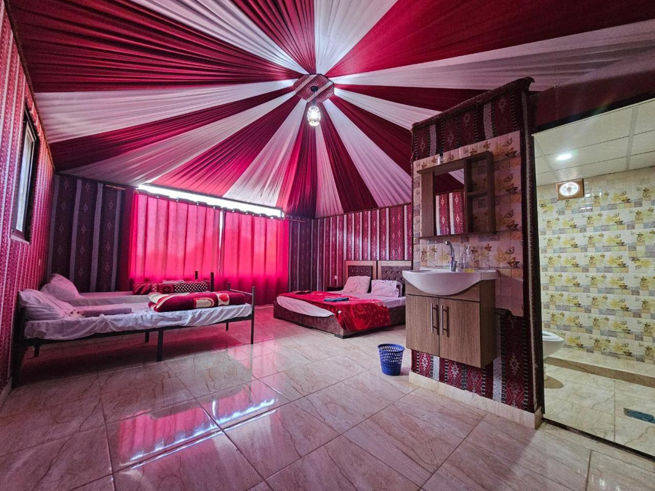 Bed and Breakfast Beduin Star Trail Camp Wadi Rum Exteriér fotografie