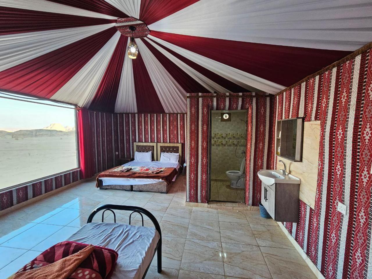 Bed and Breakfast Beduin Star Trail Camp Wadi Rum Exteriér fotografie
