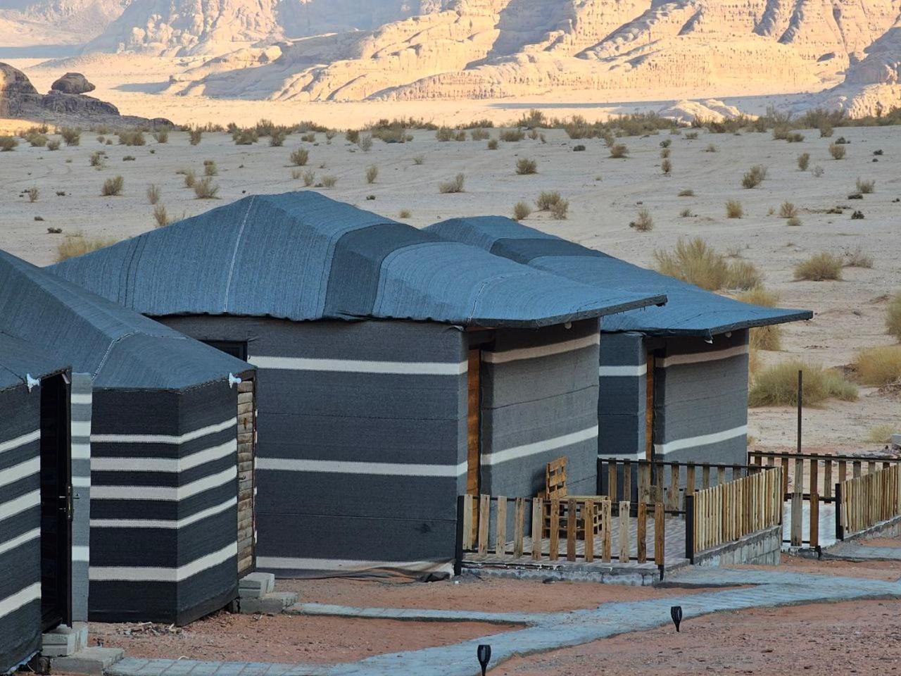 Bed and Breakfast Beduin Star Trail Camp Wadi Rum Exteriér fotografie