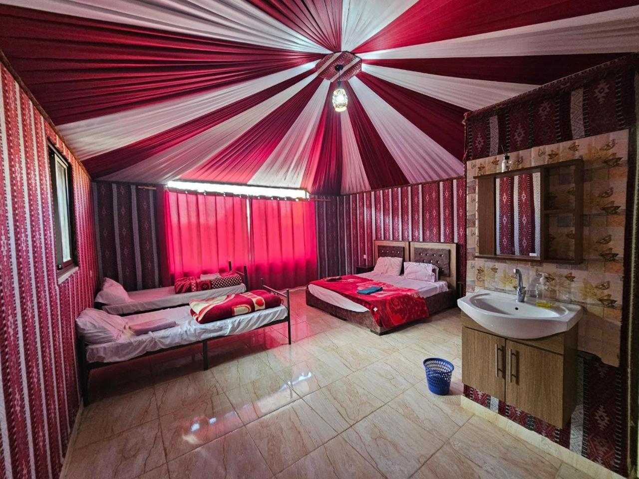 Bed and Breakfast Beduin Star Trail Camp Wadi Rum Exteriér fotografie