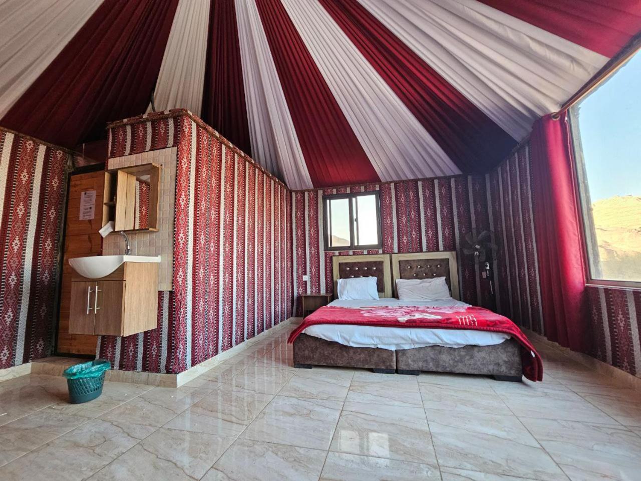 Bed and Breakfast Beduin Star Trail Camp Wadi Rum Exteriér fotografie