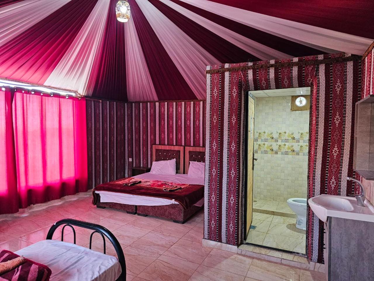 Bed and Breakfast Beduin Star Trail Camp Wadi Rum Exteriér fotografie