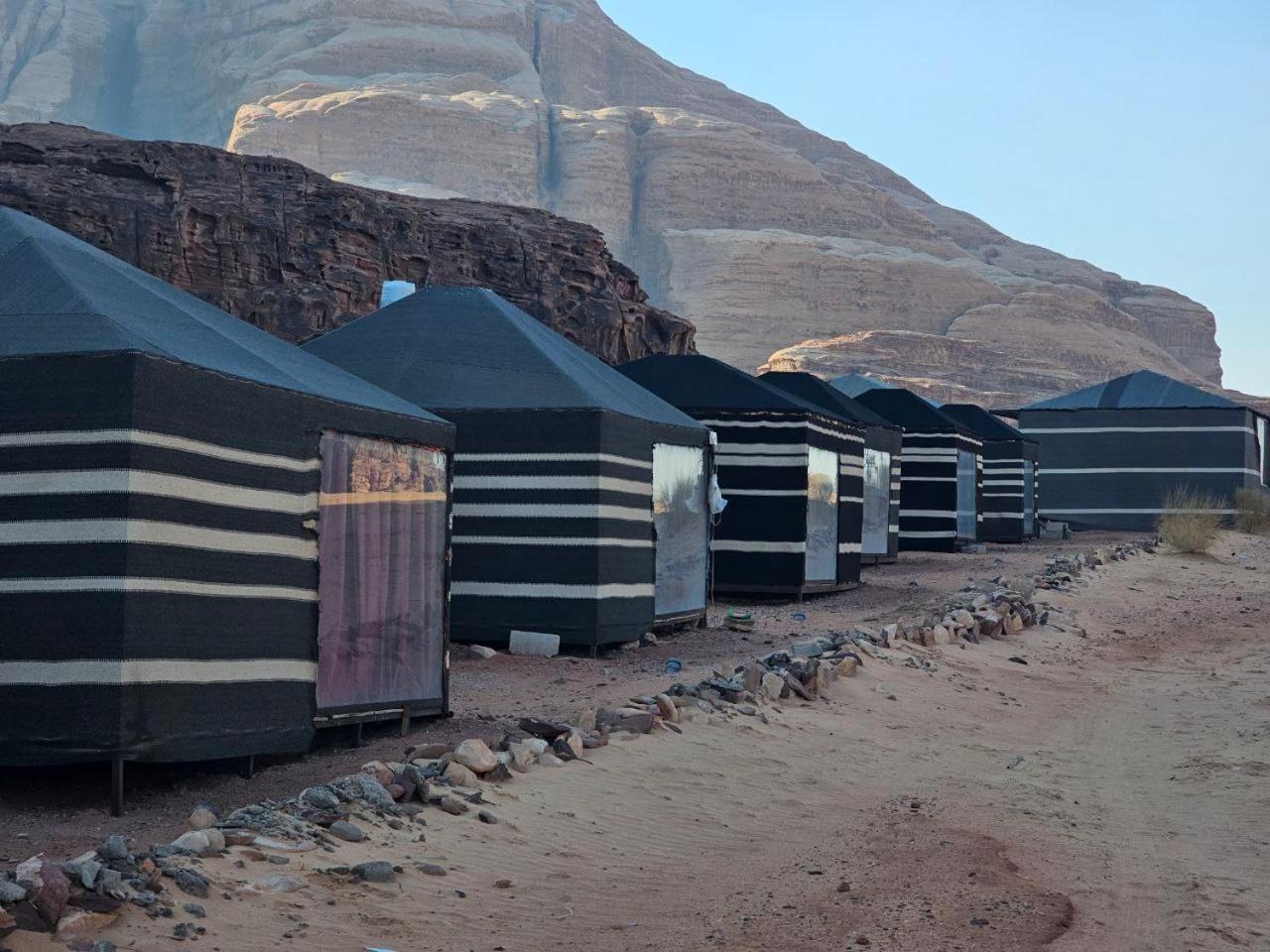 Bed and Breakfast Beduin Star Trail Camp Wadi Rum Exteriér fotografie