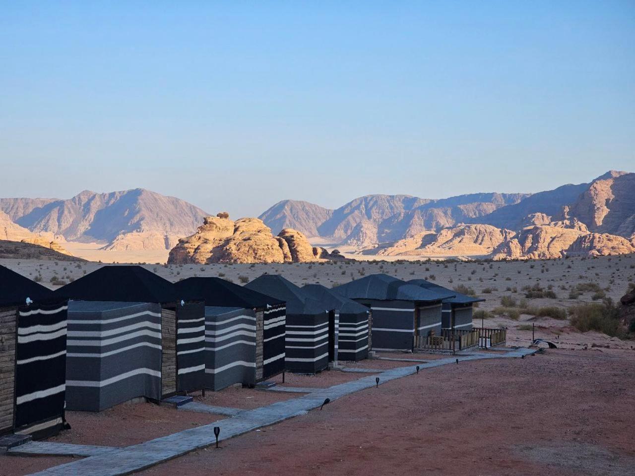 Bed and Breakfast Beduin Star Trail Camp Wadi Rum Exteriér fotografie