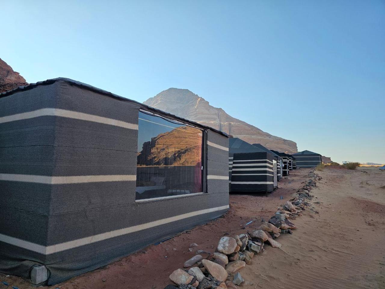 Bed and Breakfast Beduin Star Trail Camp Wadi Rum Exteriér fotografie